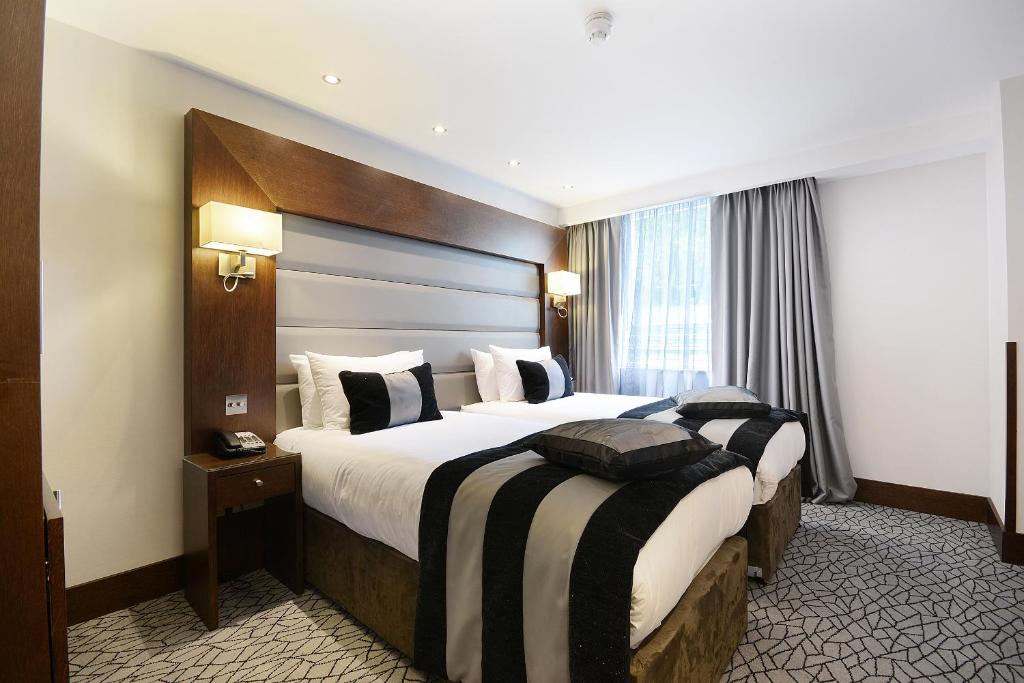 
Court Wing - Club Twin
