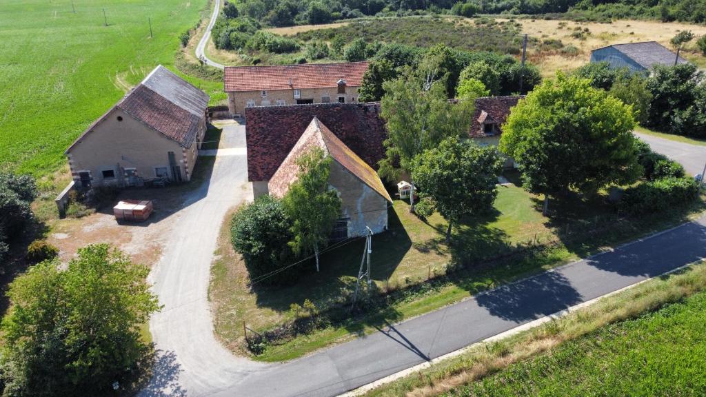 Fotografia z galérie ubytovania Maison chaleureuse en plein cœur de la nature. v destinácii Arthon