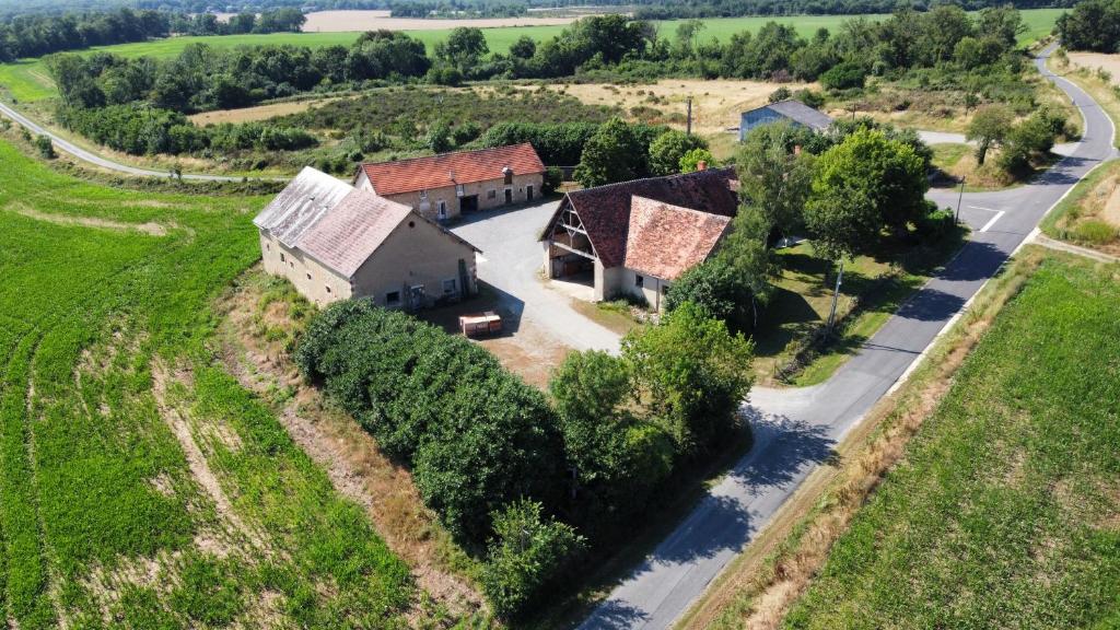 Fotografia z galérie ubytovania Maison chaleureuse en plein cœur de la nature. v destinácii Arthon