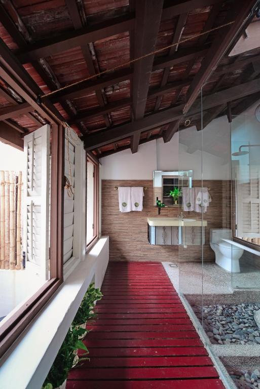 Sarang Paloh Heritage Stay - Sala Familiar Con Vista Al Jardín