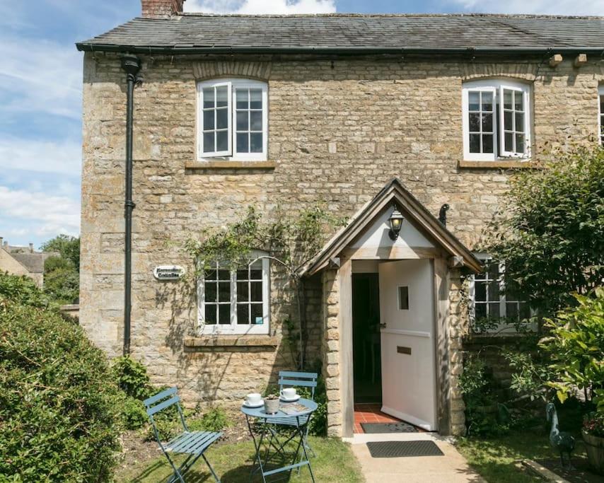 Cosy Cotswold Cottage, Stow on the Wold, UK