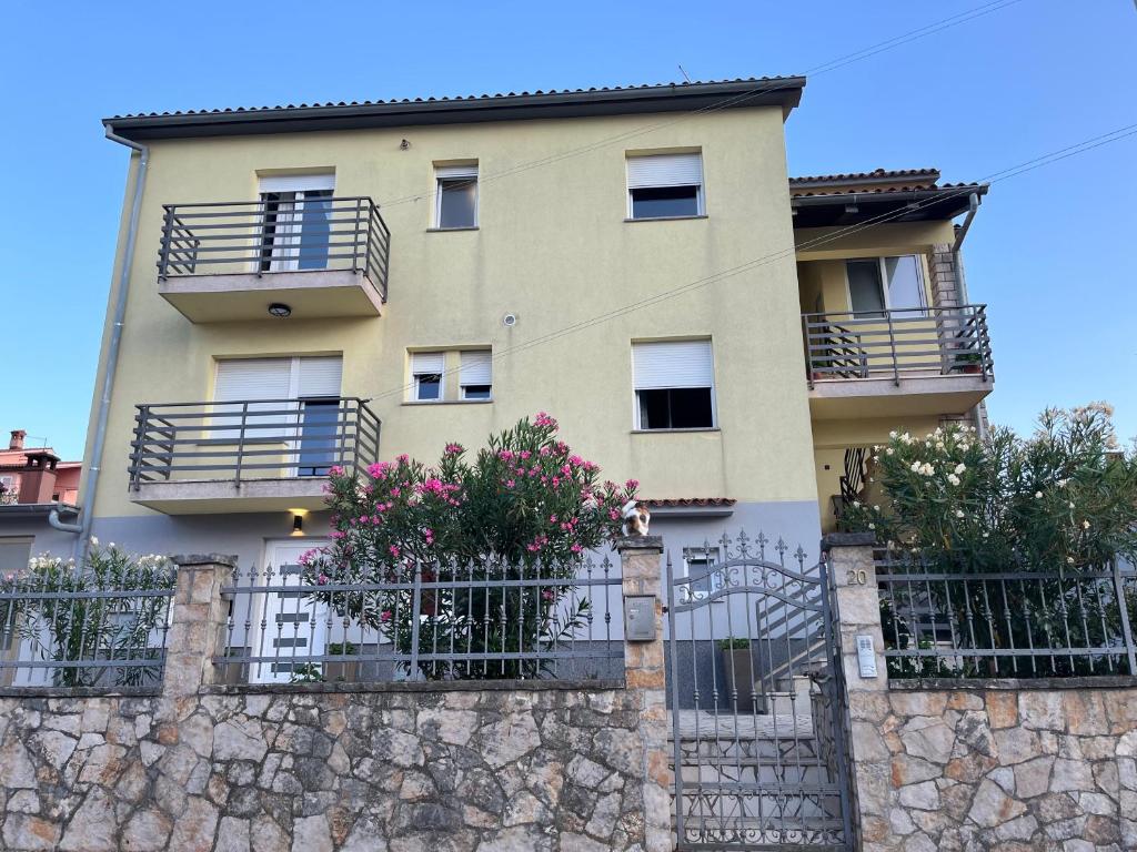 Budova, kde se apartmán nachází