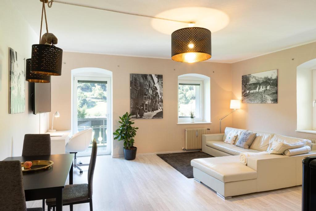 Glunien Apt Rosa
