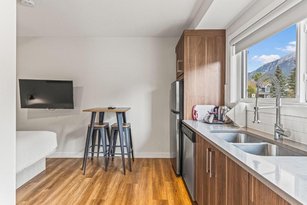 Basecamp Resorts Canmore - Resim 8