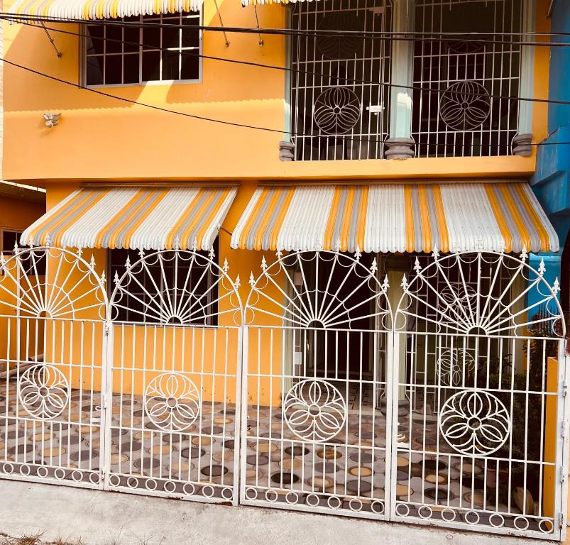 Foto Montego Bay's asuva majutusasutuse Homely Escape galeriist