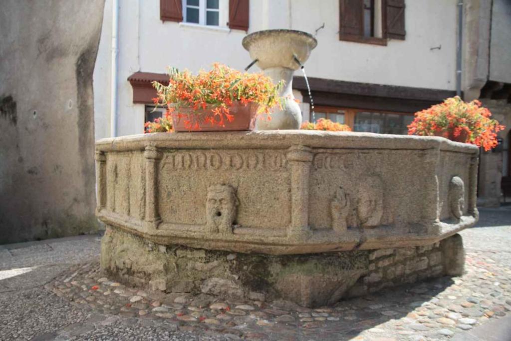Fotografie z fotogalerie ubytování Un coin de paradis avec une vue exceptionnelle pour 4 ou 5 personnes v destinaci Najac