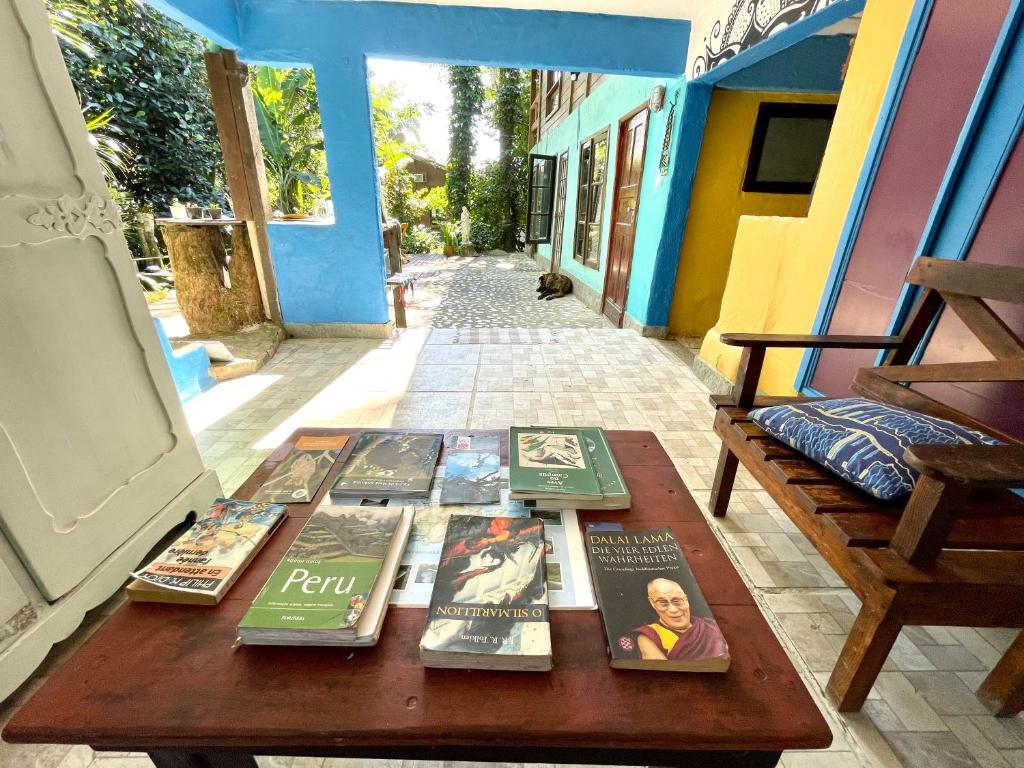 Uma área de estar em Casa Selva - Vila do Abraão - Ilha grande