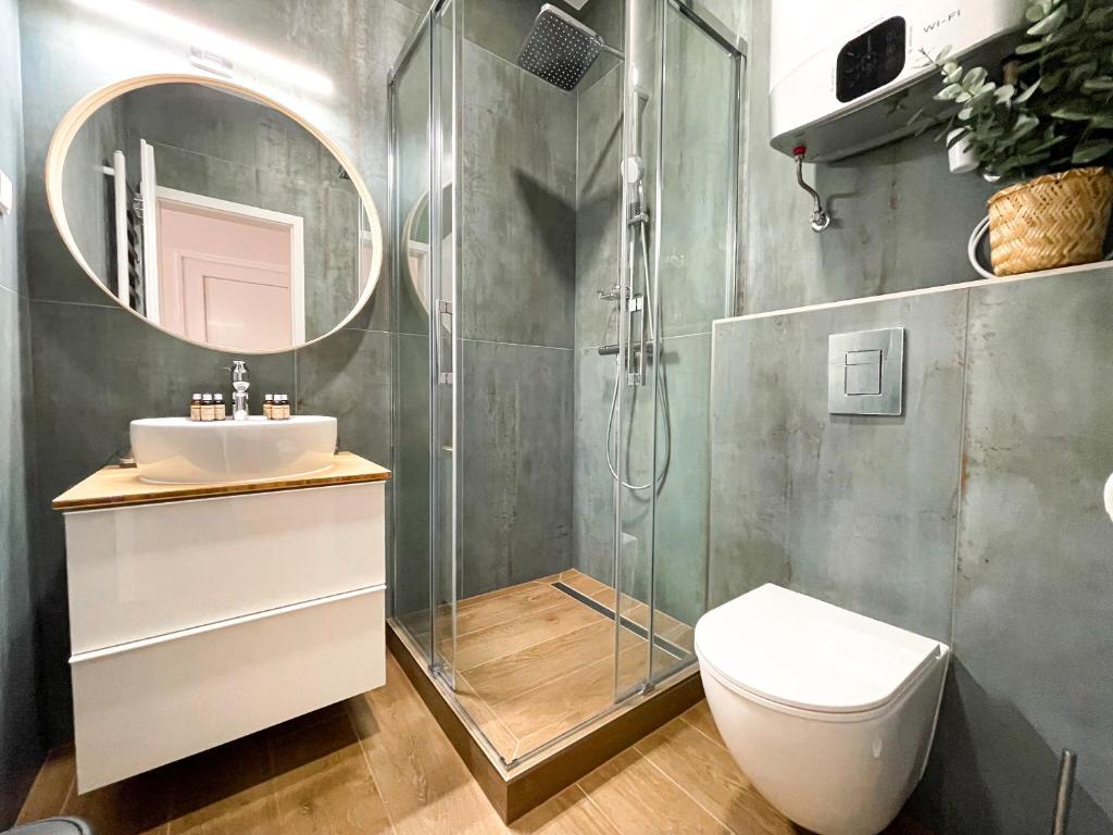 Botaniq Room - Double Room With Private Bathroom