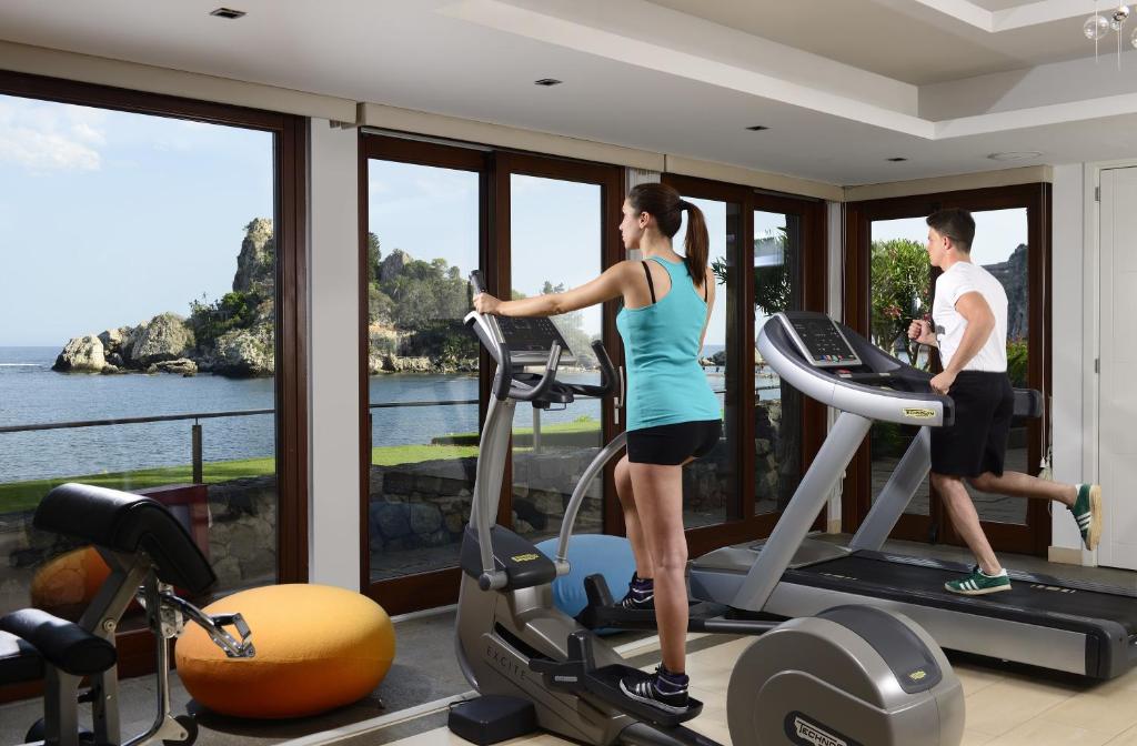 Fitness centrum a/nebo fitness zařízení v ubytování La Plage Resort