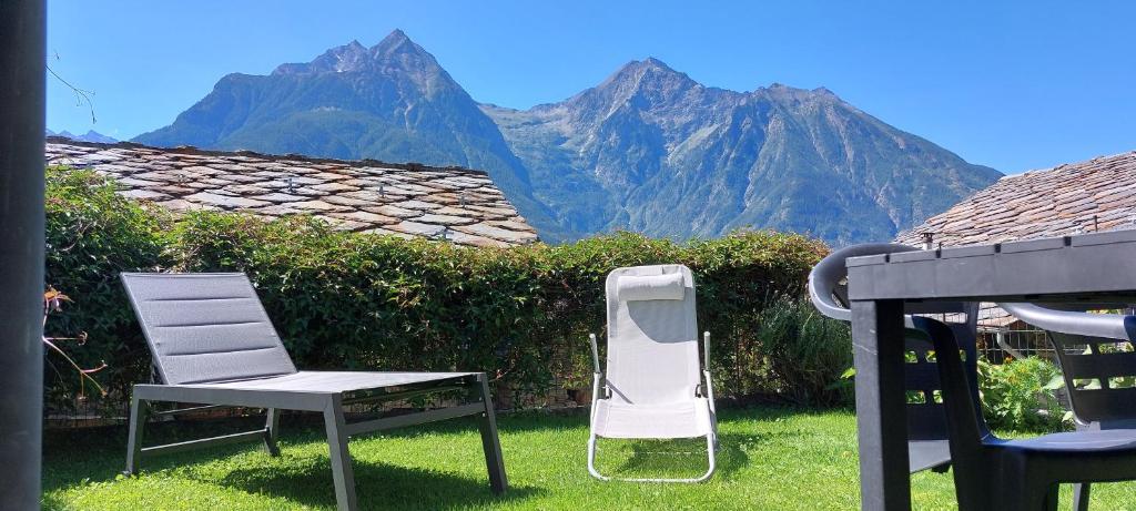 A general mountain view or a mountain view taken from the country house