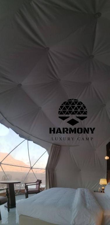 Postel nebo postele na pokoji v ubytování Harmony Luxury Camp