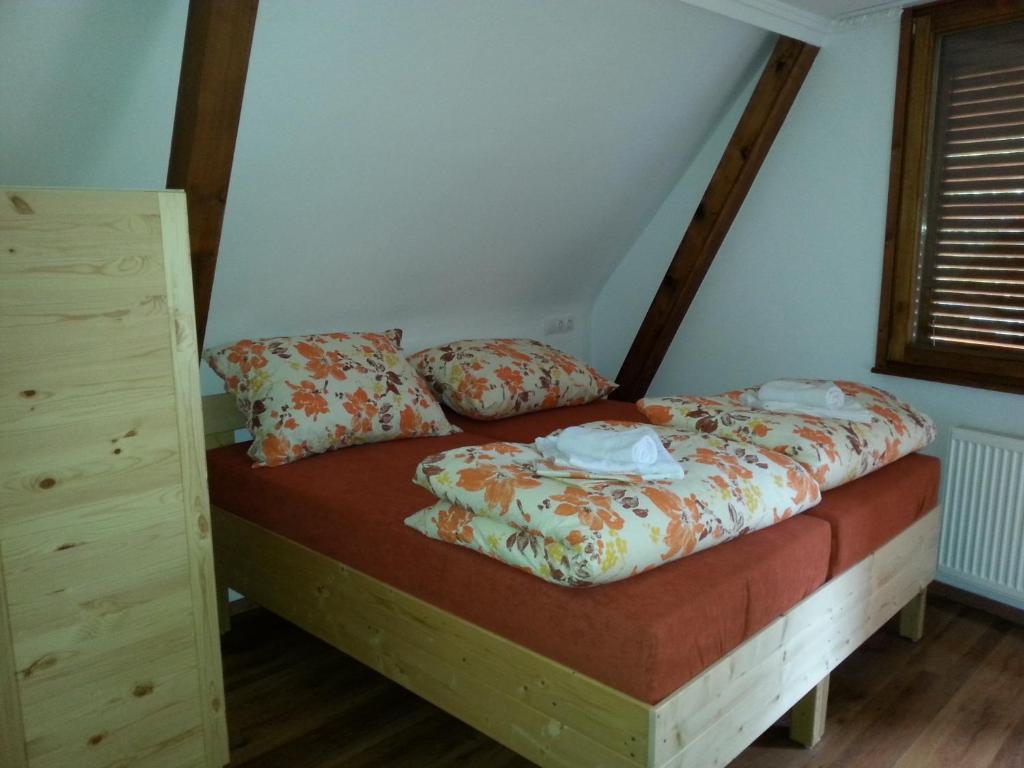 Postel nebo postele na pokoji v ubytování Tavas Vendégház