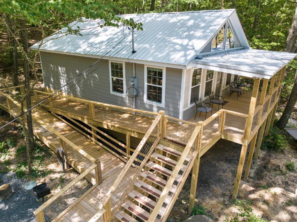 The Otter Box Cabin - 92 Acres Beside DeSoto State Park - Huis Met Twee Slaapkamers