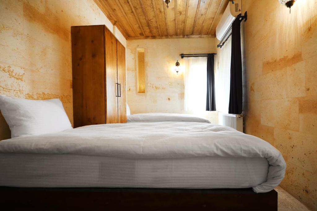 Rocca Stone House - 6