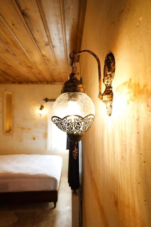 Rocca Stone House - 8