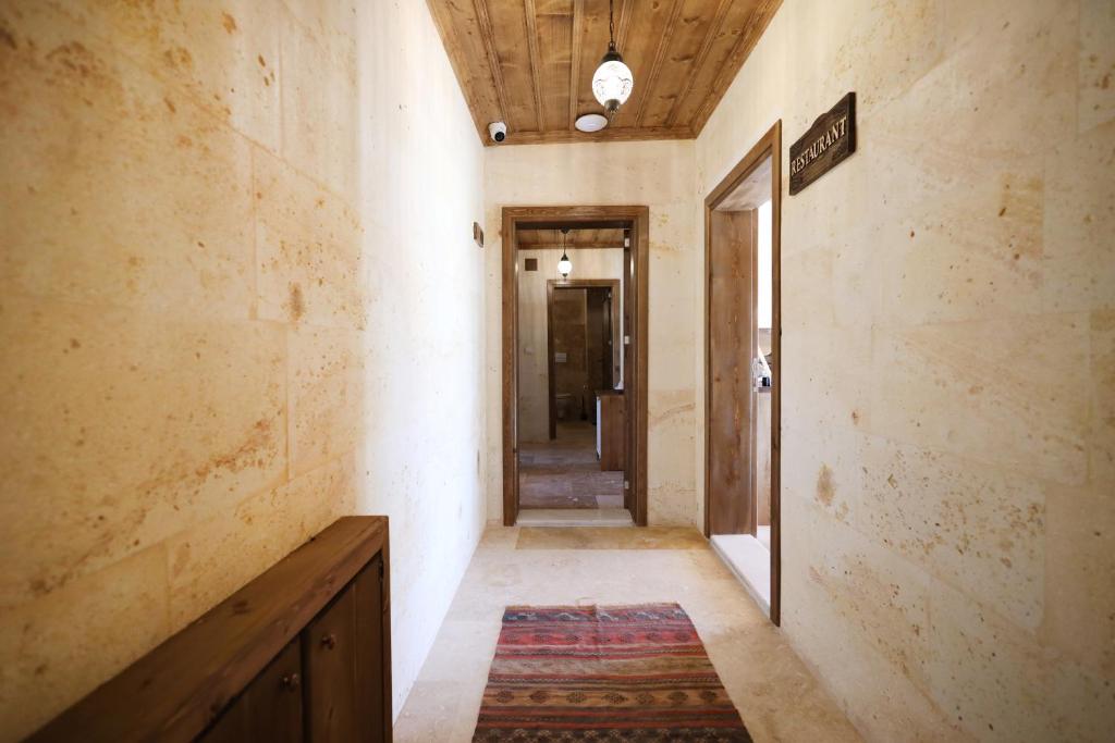 Rocca Stone House - 4