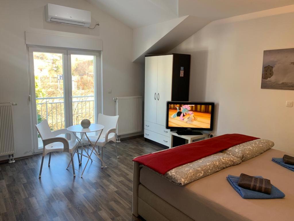 Noah Apartment