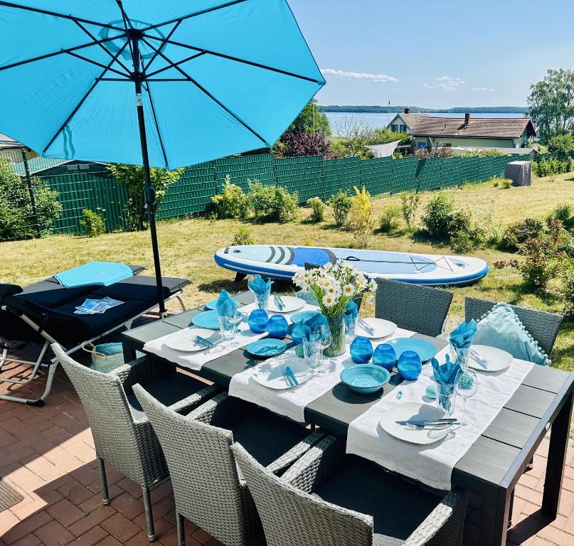 Ferienhäuser mit Seeblick direkt am Plauer See - Maison De Trois Chambres