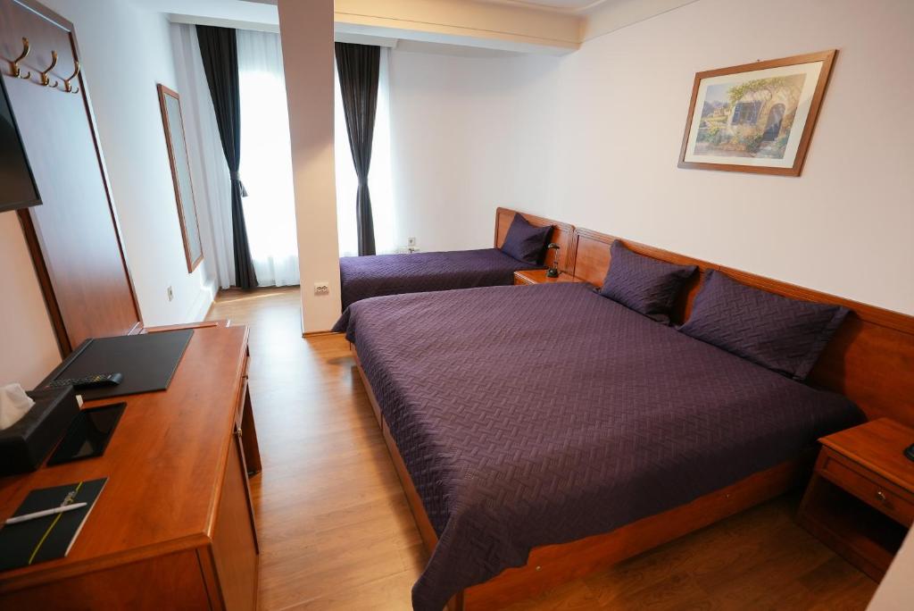 Hotel Gold Inn - Standard Triple Room