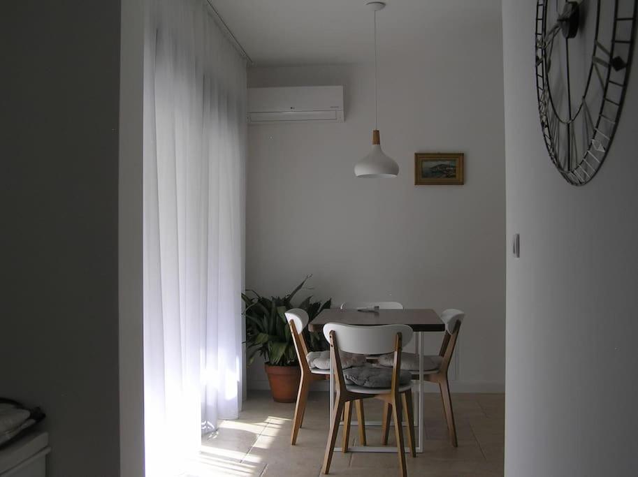 Φωτογραφία από το άλμπουμ του Truc No. 7 στο Κότορ