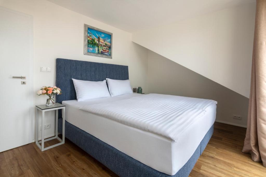 Prague Tales Boutique Residence by Dwellfort - Resim 38