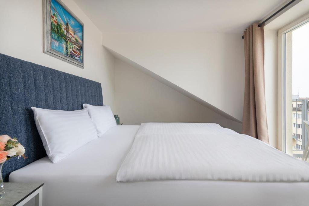 Prague Tales Boutique Residence by Dwellfort - Resim 10