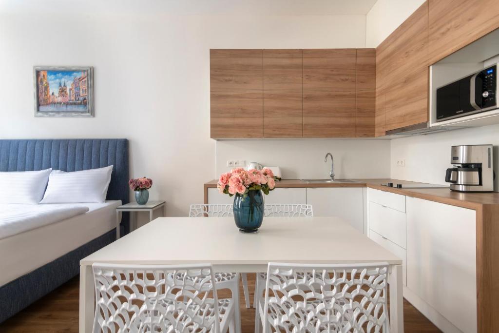 Prague Tales Boutique Residence by Dwellfort - Resim 32