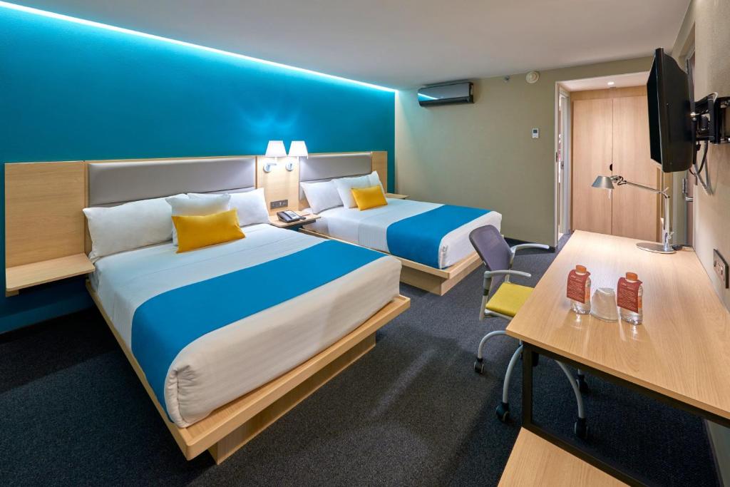City Express by Marriott Suites Toluca - Suite Doble Con Dos Camas Dobles Y Sofá Cama