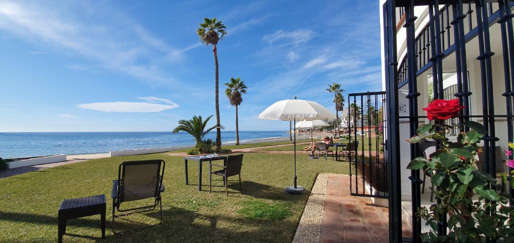 Dona Lola Macarena - Beautiful Frontline beach house between Fuengirola and Marbella - CS100