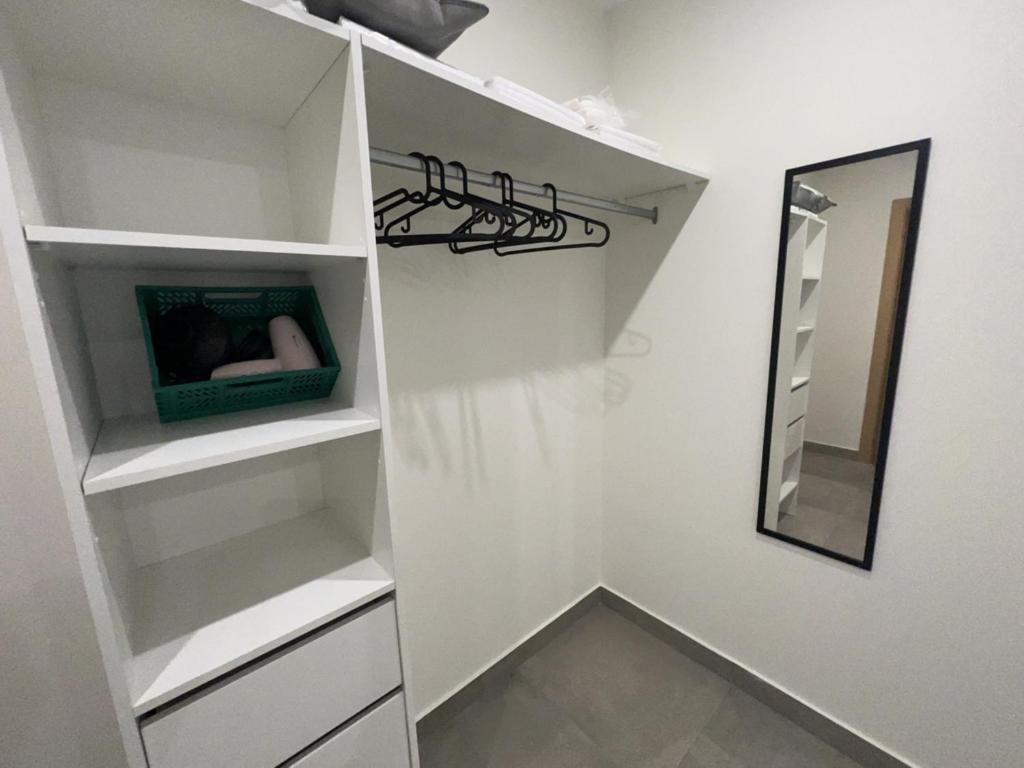 APARTAMENTOS EL ROJU - 4