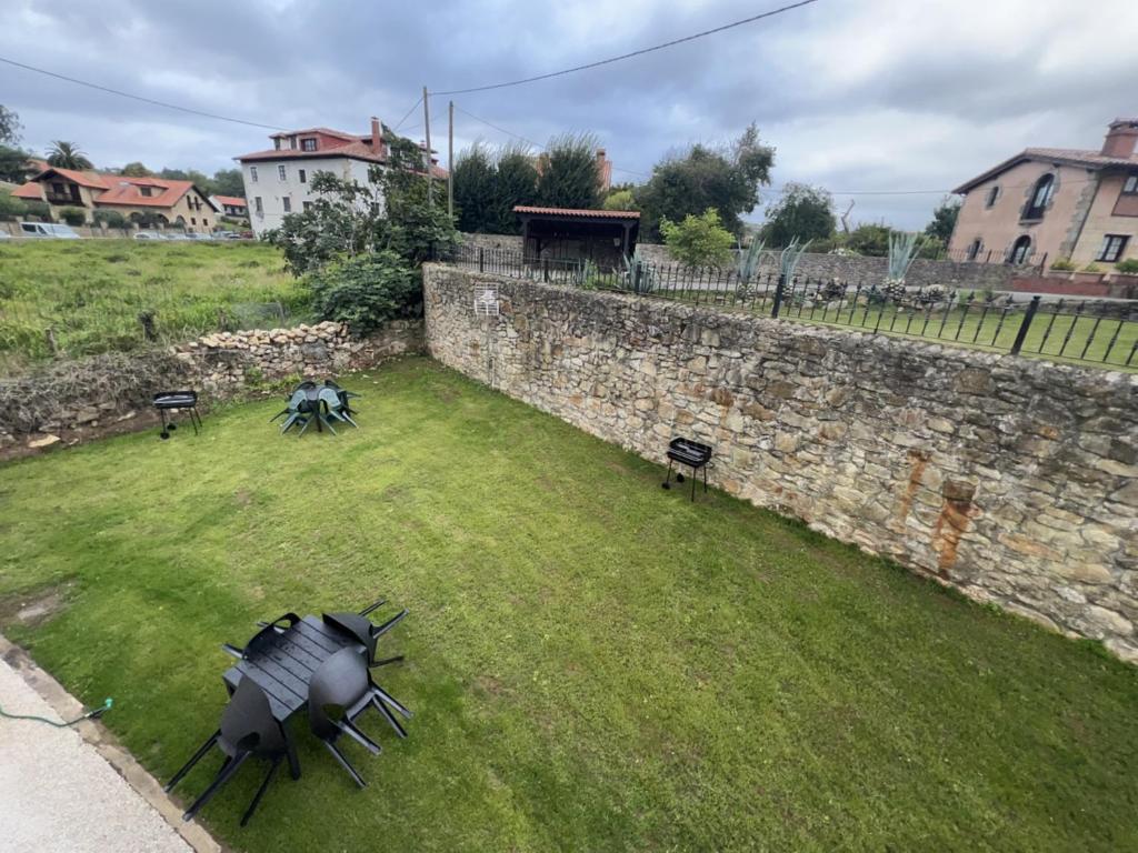 APARTAMENTOS EL ROJU - 8