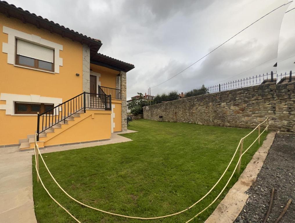 APARTAMENTOS EL ROJU - 10