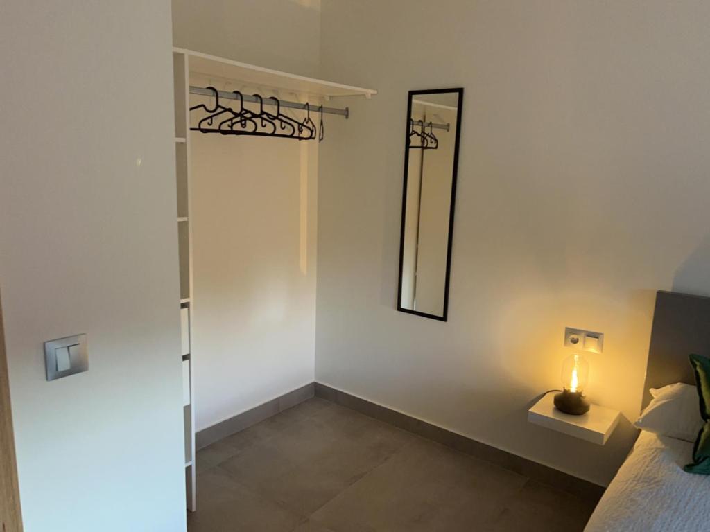 APARTAMENTOS EL ROJU - 11