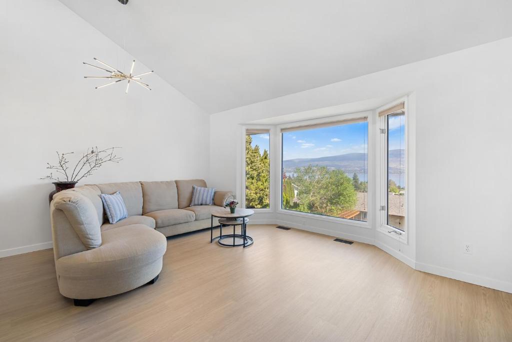 Homestay Share House 1BD or 2BD & Private Bathroom in Kelowna, West