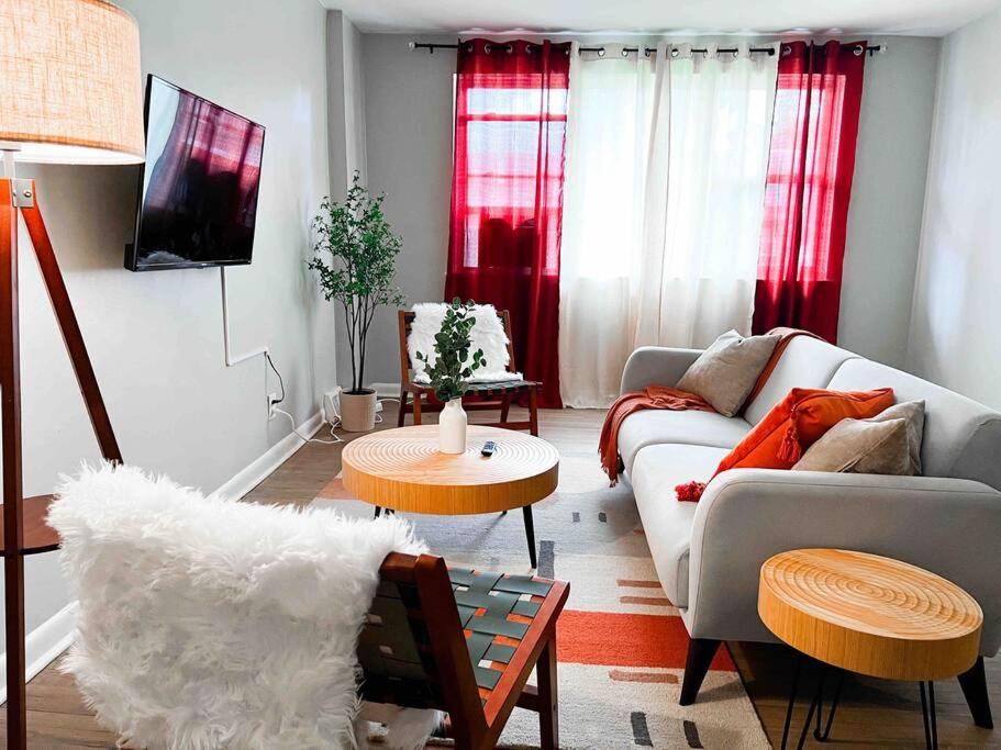 The Opulence Living-Bikes-Mann Center- Center City