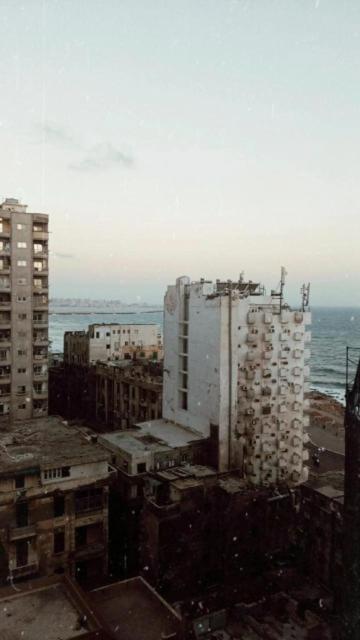 una vista aérea de una ciudad con edificios altos en الاسكندريه الابراهيميه, en Alejandría