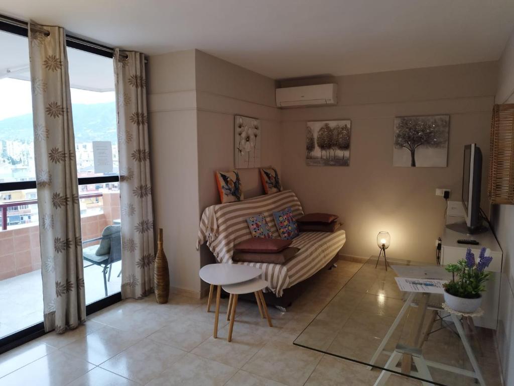 Las Palmeras, 893 - 4