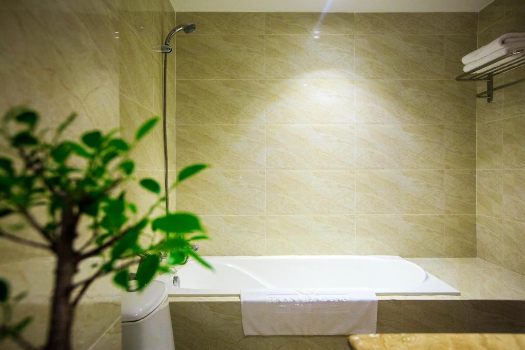 Koupelna v ubytování Tran Vien Dong Hotel
