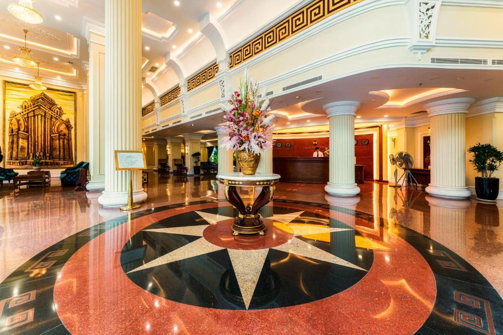 Lobbyen eller receptionen på Tran Vien Dong Hotel