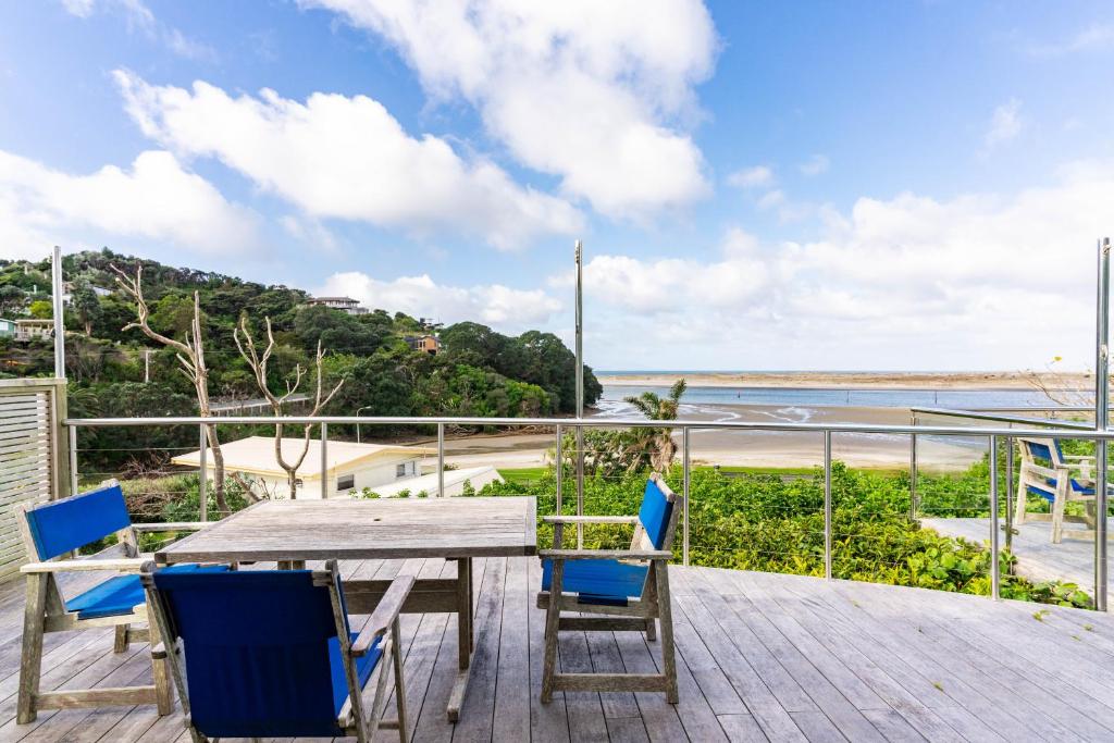 Fairport Mangawhai Heads Holiday Home, Mangawhai (updated prices 2024)