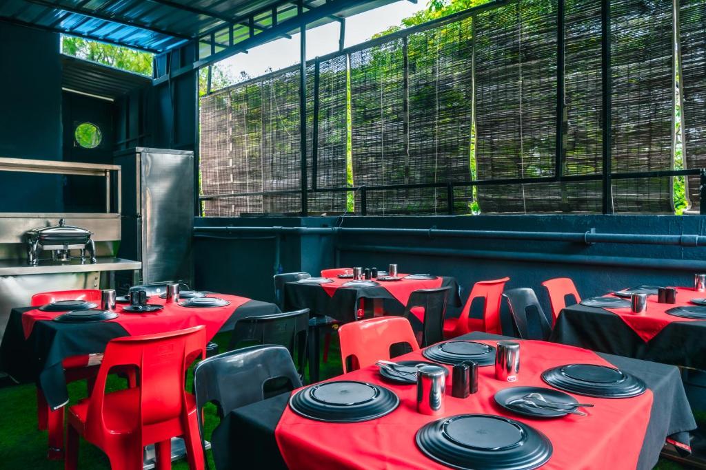 Restaurace v ubytování Treebo Serenity Inn, Koregaon Park