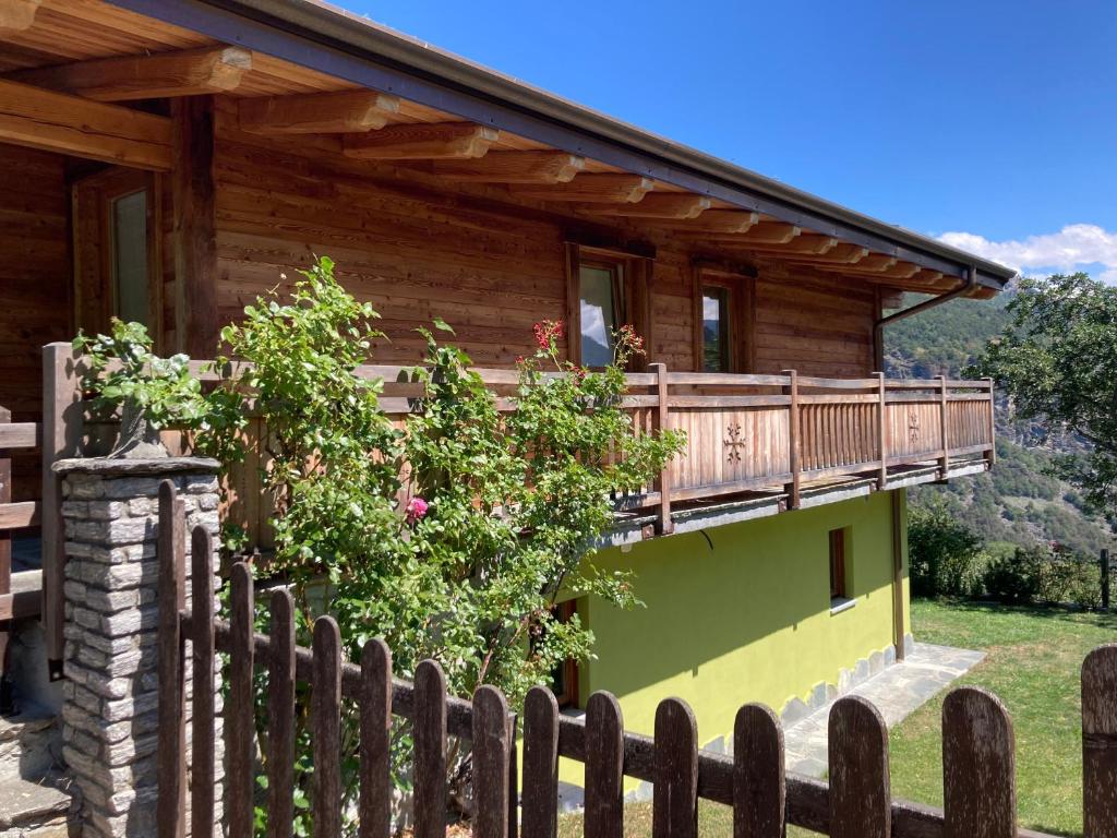 Aed väljaspool majutusasutust Chalet Gorret