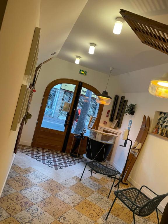 Posezení v ubytování Hôtel de la Pinède