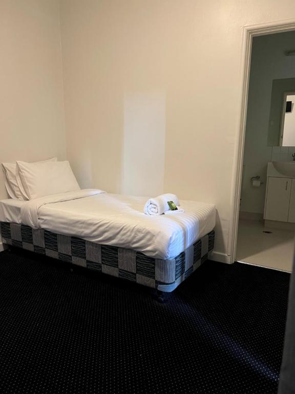 
Single Room with Private Bathroom
