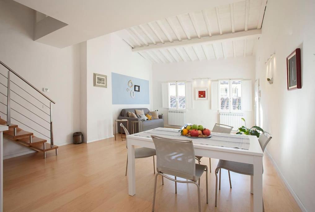 Via Lambertesca, 14 Florence Charming Apartments Large Design Home