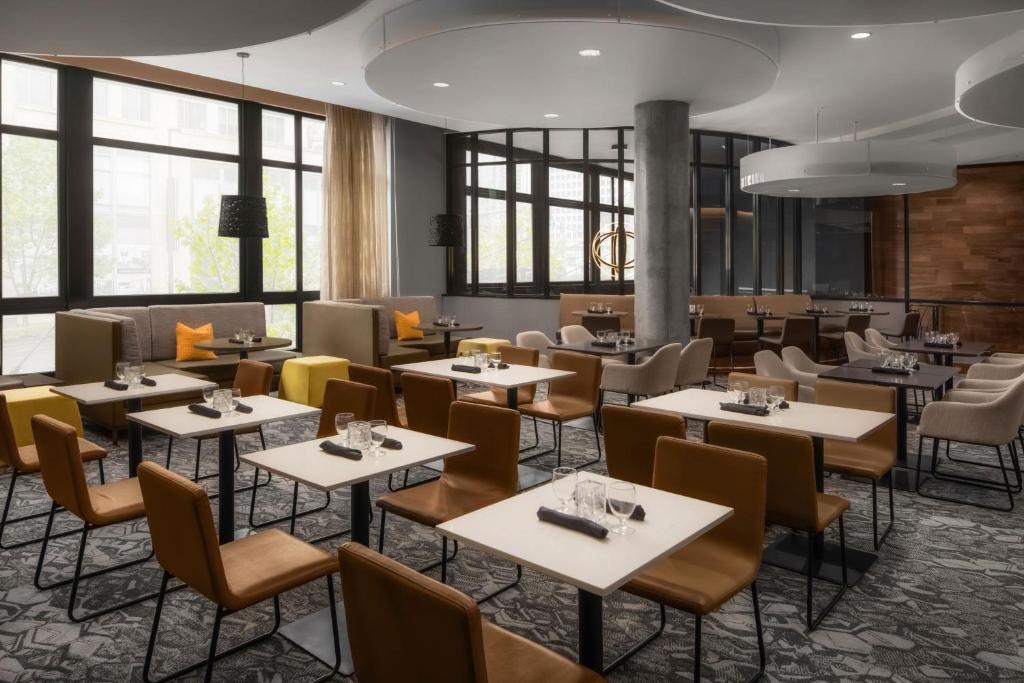 Posezení v ubytování Courtyard by Marriott Seattle Bellevue/Downtown
