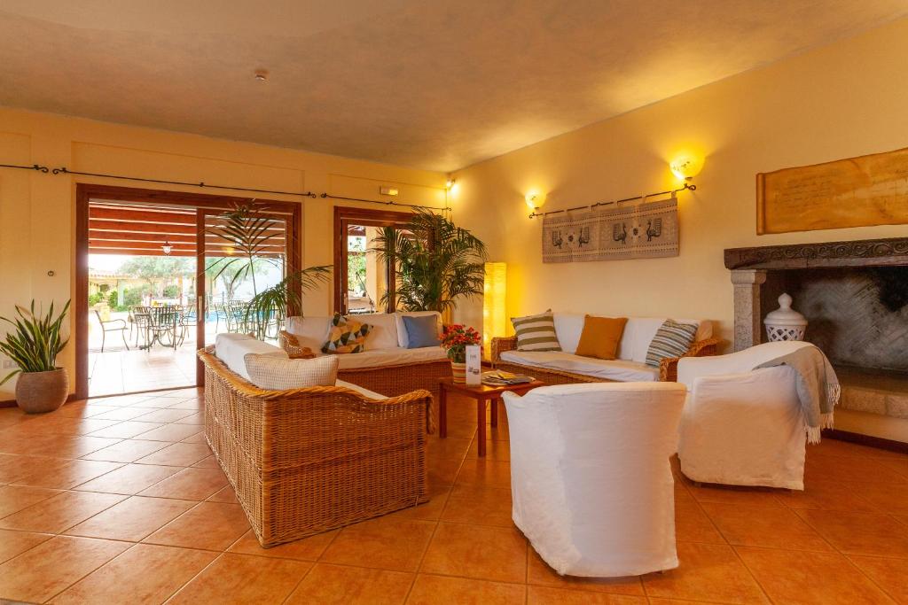 Posedenie v ubytovaní iH Hotels Le Zagare Resort
