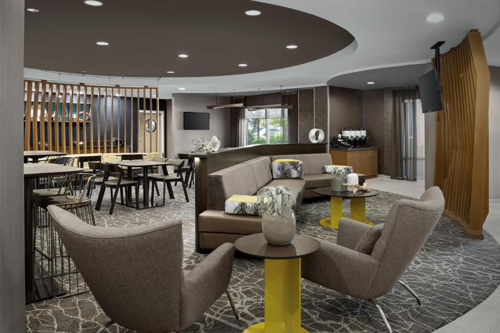 Posezení v ubytování SpringHill Suites by Marriott Portland Vancouver