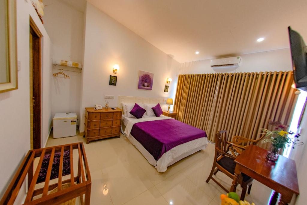 The Castle by Don Louis - 7