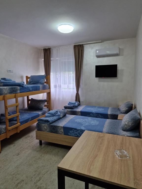 Rooms Green Set - Habitación Cuádruple Clásica